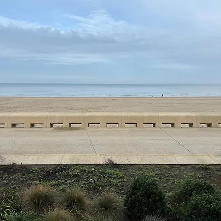 דירה Julia's Seaside Nest *